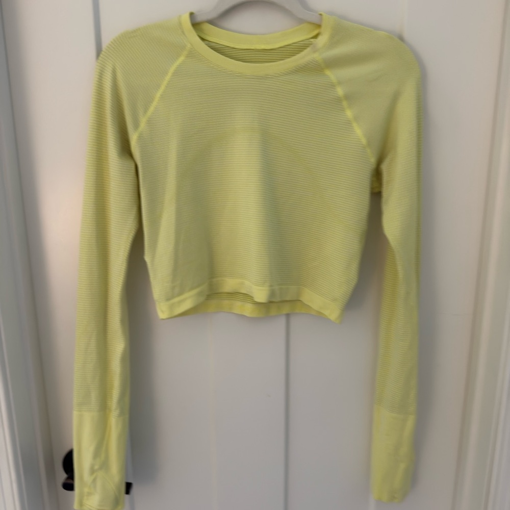 Lululemon Athletica Light Yellow Long Sleeve Cropped Swiftly Tech
